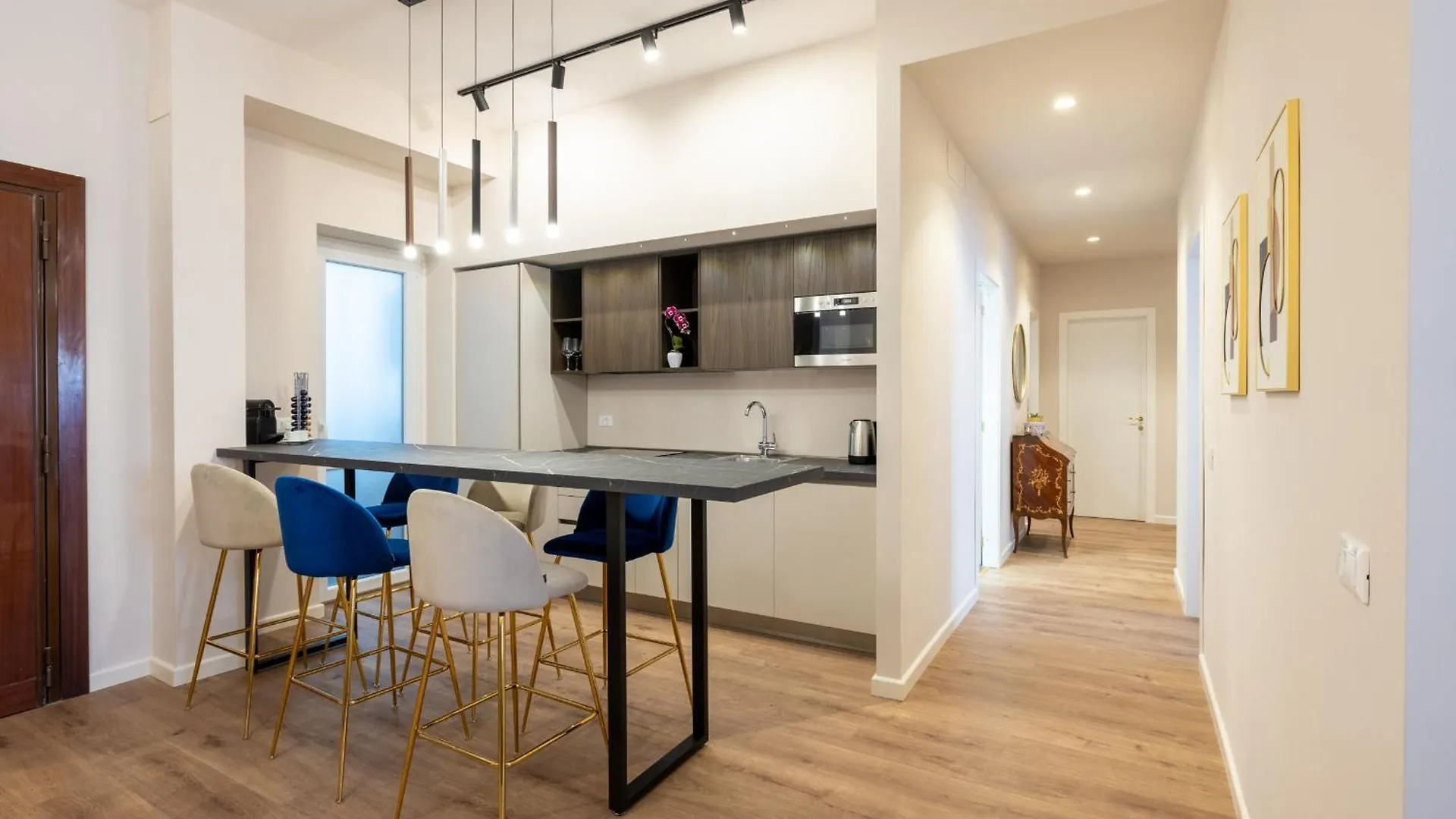 Apartment Holy City Hideaway: 3Bedrooms Near The Vatican Rome