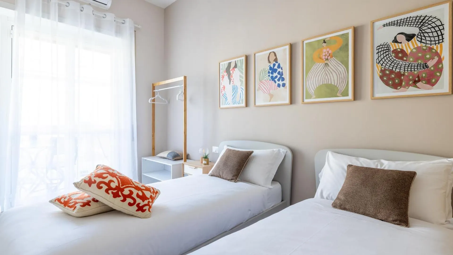 Holy City Hideaway: 3Bedrooms Near The Vatican Rome Apartment