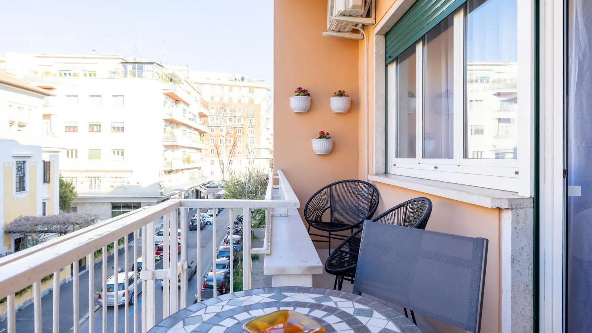 Holy City Hideaway: 3Bedrooms Near The Vatican Rome Italy